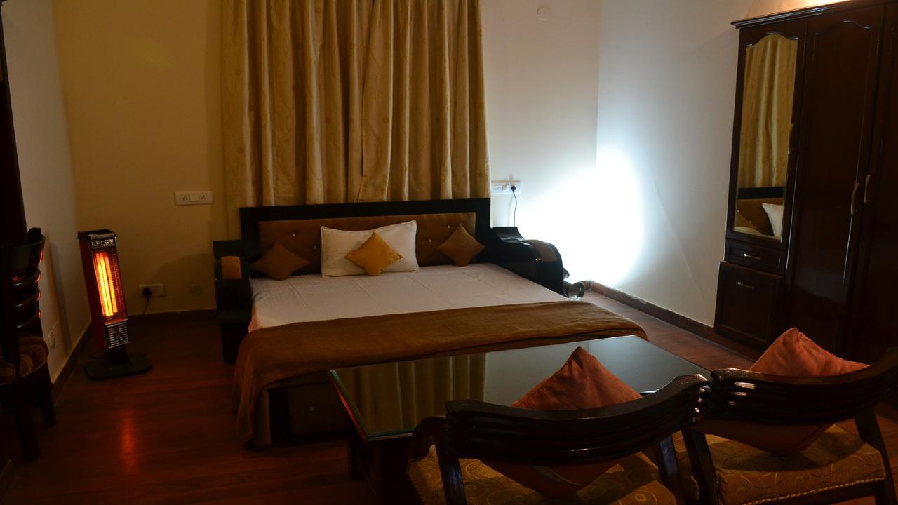 Oyo 19024 Majestic Oak Bush Hotel Mussoorie Exterior foto
