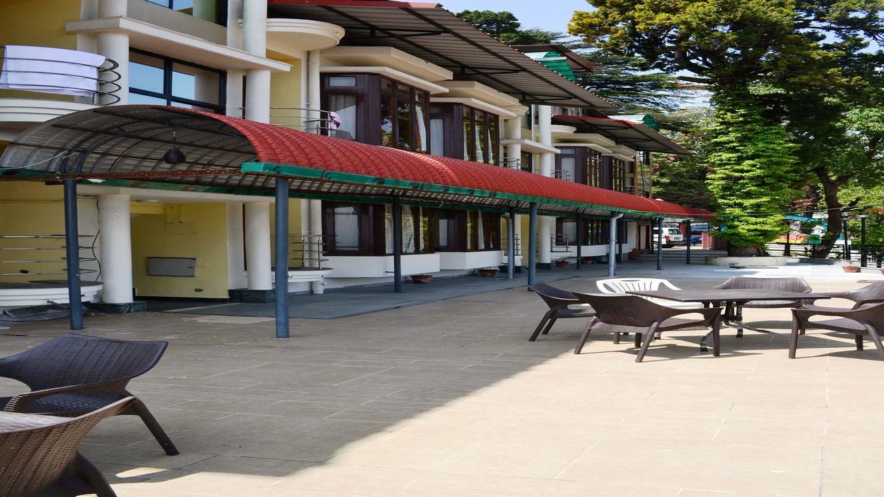 Oyo 19024 Majestic Oak Bush Hotel Mussoorie Exterior foto