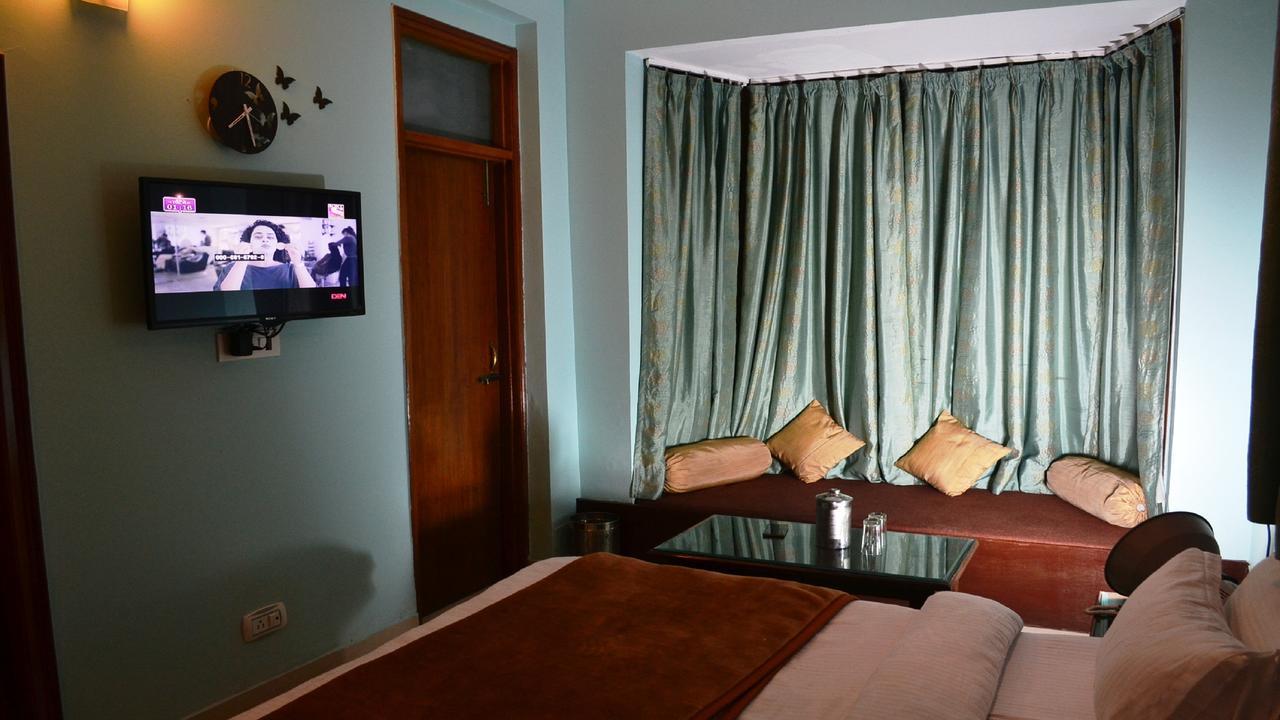 Oyo 19024 Majestic Oak Bush Hotel Mussoorie Exterior foto