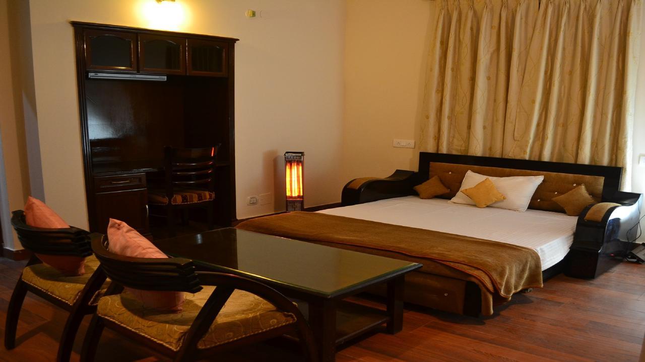 Oyo 19024 Majestic Oak Bush Hotel Mussoorie Exterior foto