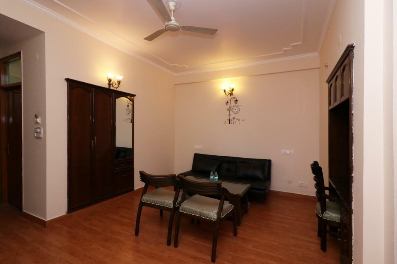 Oyo 19024 Majestic Oak Bush Hotel Mussoorie Exterior foto